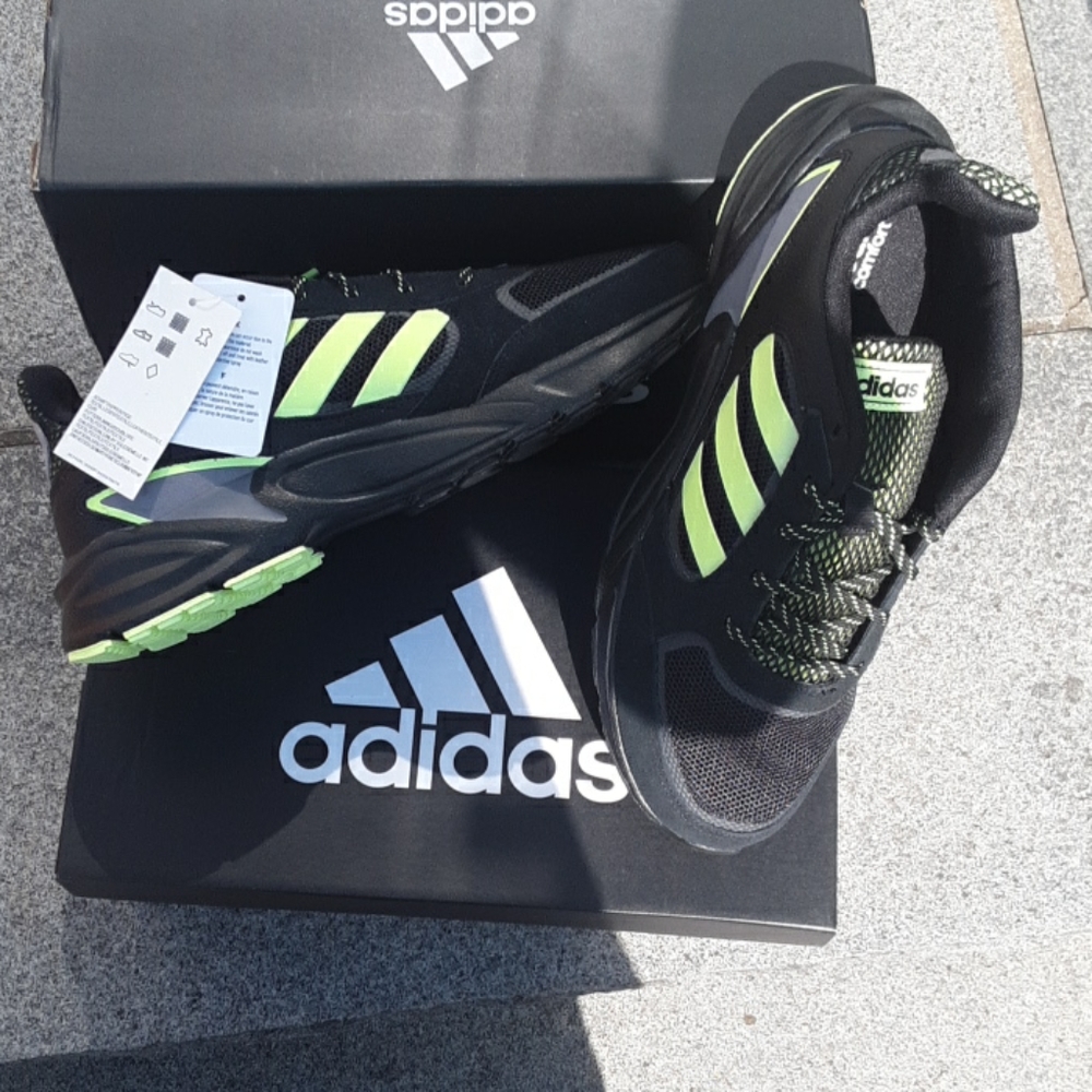 Adidas - Picture 7 of 8